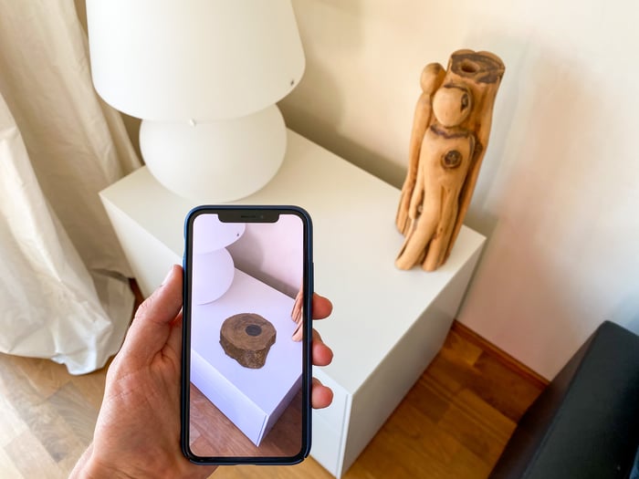 Augmented Reality in eCommerce: Benefits and Use Cases